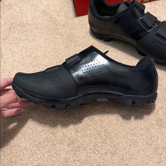Specialized Men's Black Athletic Cycling Shoes - Picture 4 of 9
